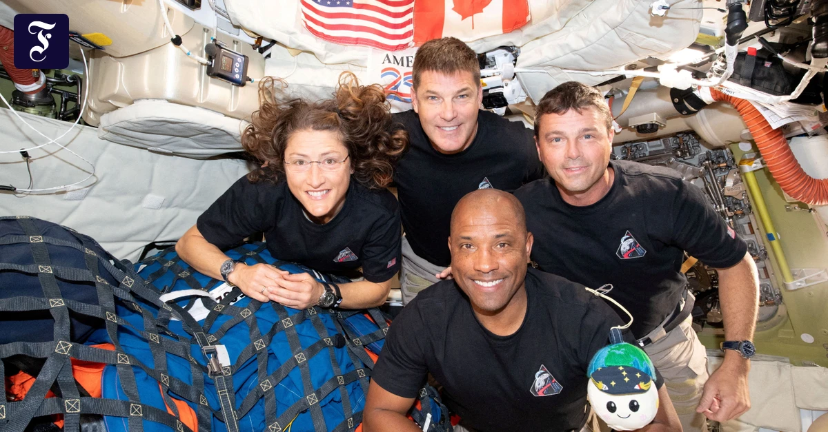 „vergisst, wo man sich befindet“: Artemis-Crew kurz vor  Rückkehr auf die Erde