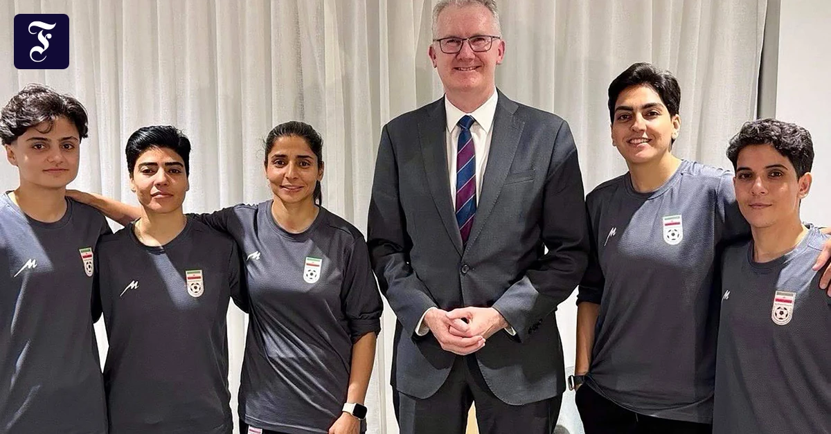 Trotz Angst vor Verfolgung: Fünfte iranische Fußballerin zieht Asylantrag zurück