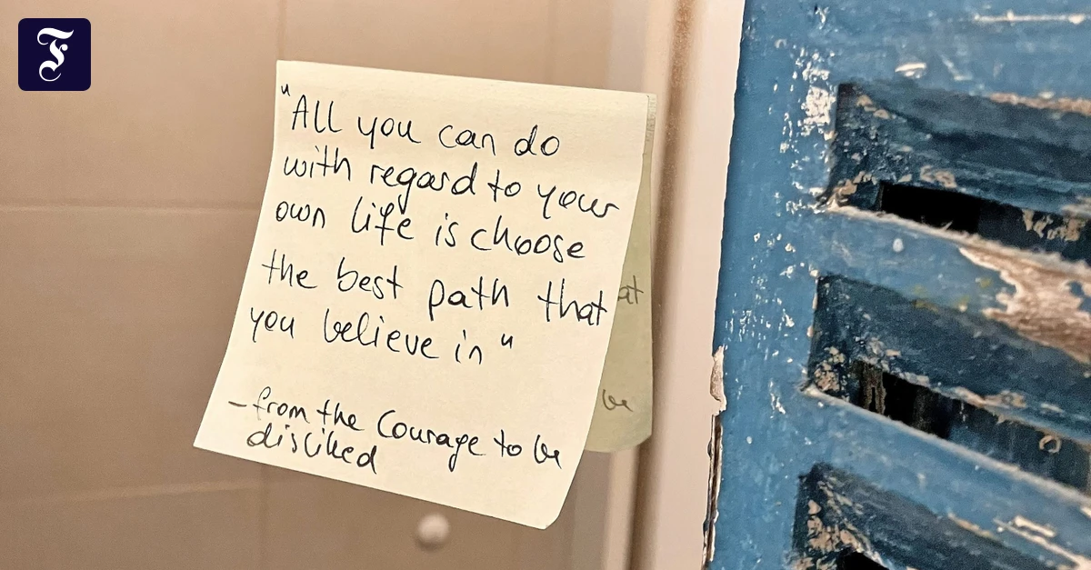 Kolumne-So-isst-Politik-Auf-der-Toilette-gibt-s-Weisheiten-auf-einem-Post-it