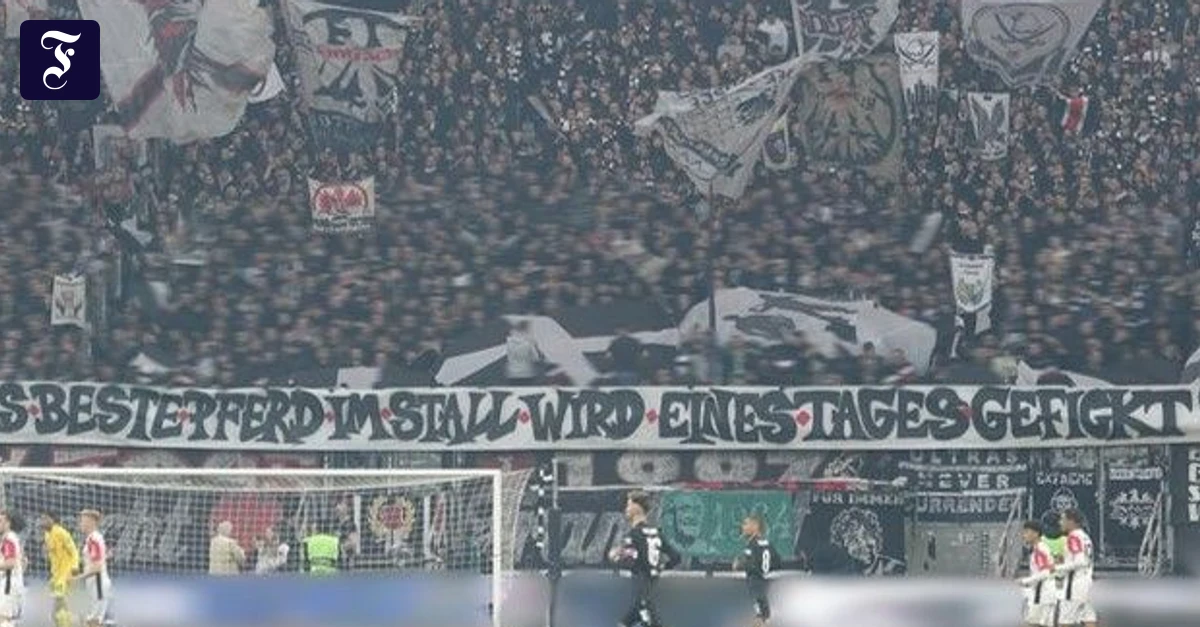 Polizistin bedroht: Durchsuchungen bei Eintracht-Fans