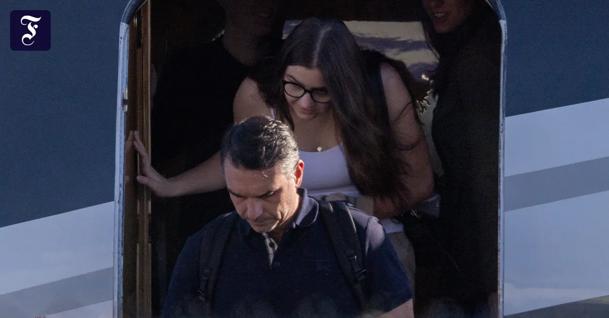 Flucht nach Florida: Bolsonaro erklärt sich zum gewählten Präsidenten