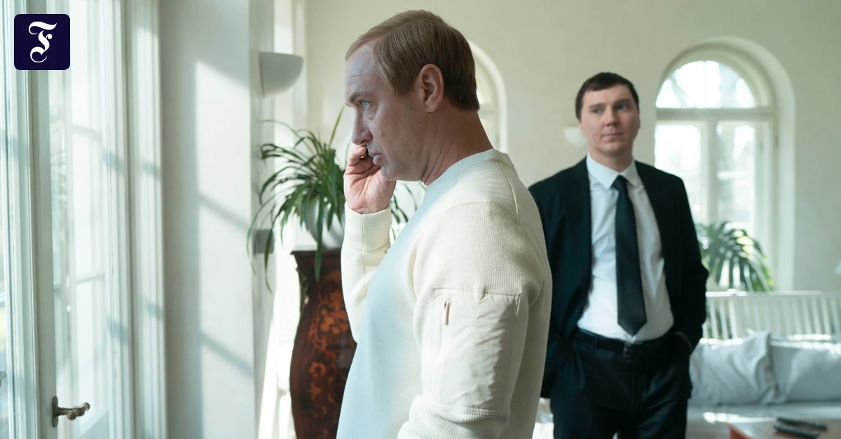 „Der Magier im Kreml“: Wehe, wer den Zaren im Urlaub stört