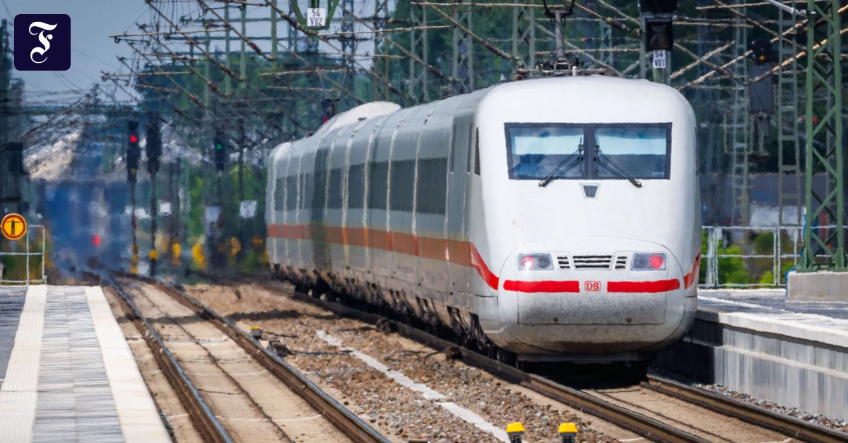 Deutsche BAHN: ICE stoppt wegen zu wenig Klopapier – und ein Mitarbeiter rennt los