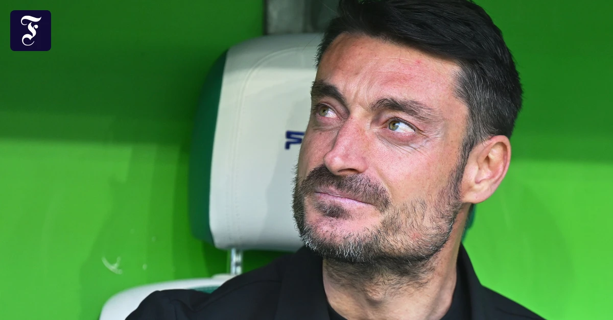 Umstrittener Eintracht-Coach: Warum Riera sein Verhalten dauerhaft ändern sollte