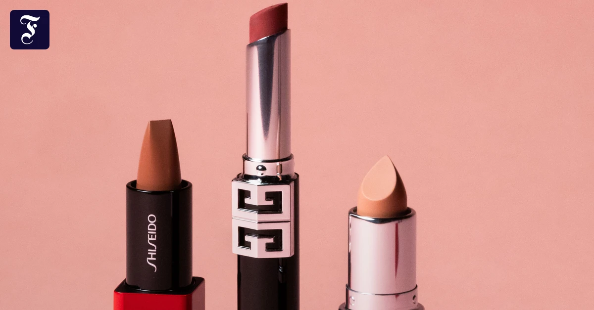 Lippenstifte-in-Nude-T-nen-Protest-auf-den-Lippen