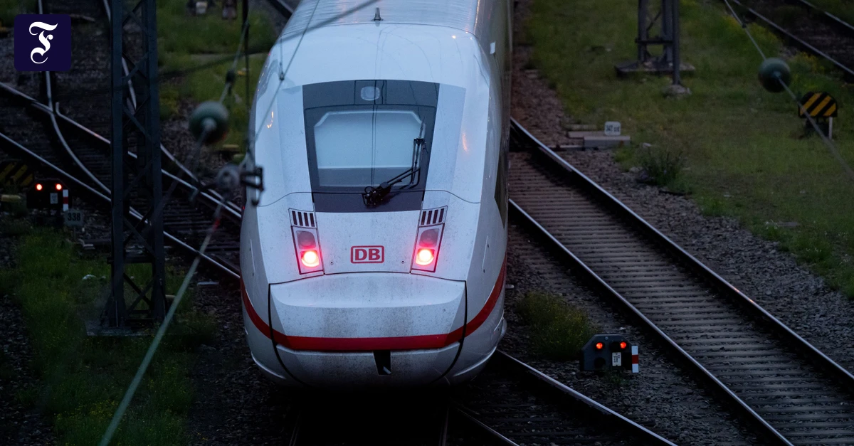 ICE Train Stranded Between Berlin and Munich After Overhead Line Snaps; Two Passengers Collapse
