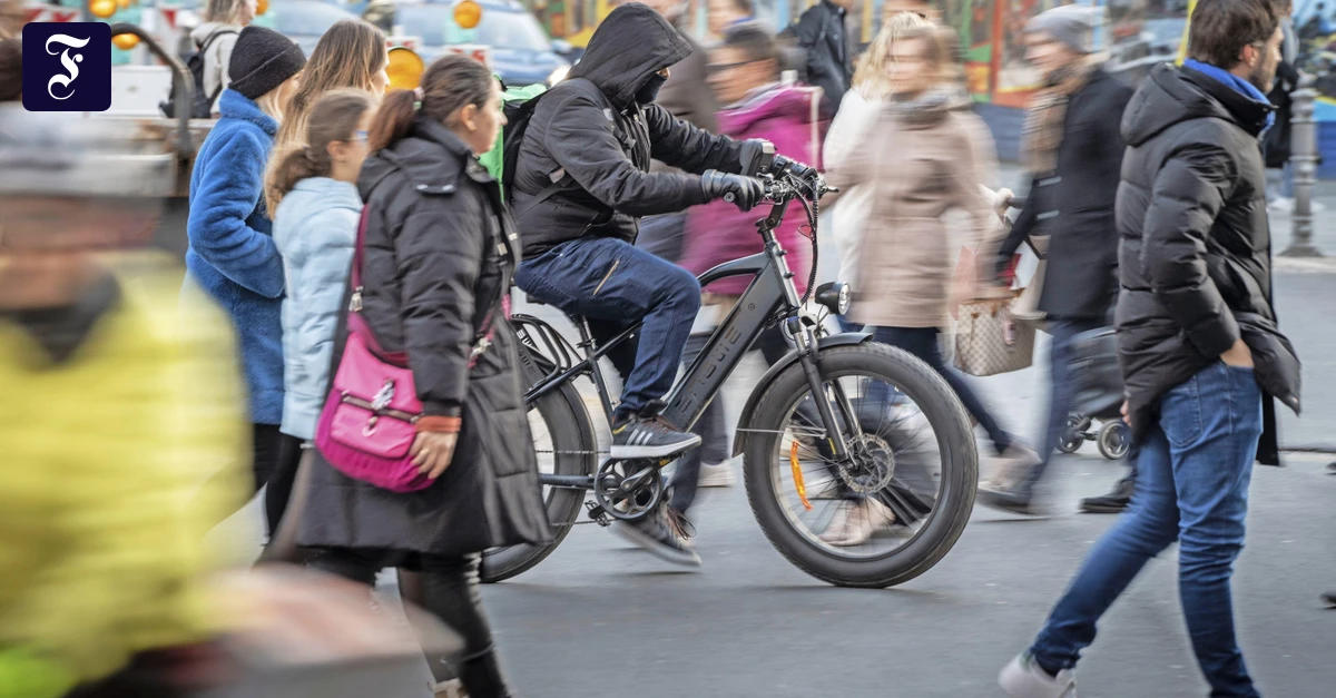 Fahrräder und E-Scooter bringen Fußgänger auf der Zeil in Bedrängnis