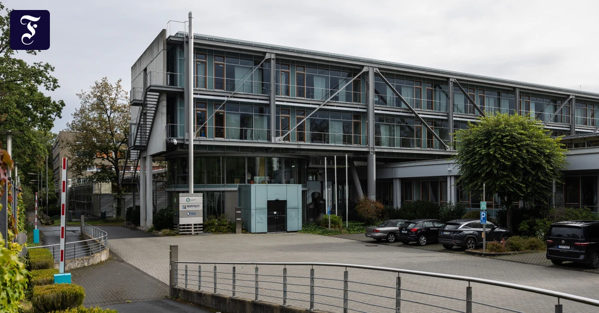 Kooperation unterzeichnet: Eintracht Frankfurt und Goethe-Uni arbeiten künftig zusammen