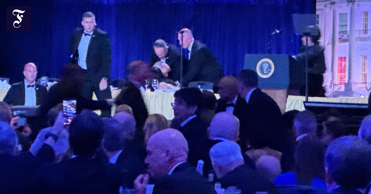 Liveblog | Secret Service holt Trump bei Korrespondentendinner von B&uuml;hne | FAZ