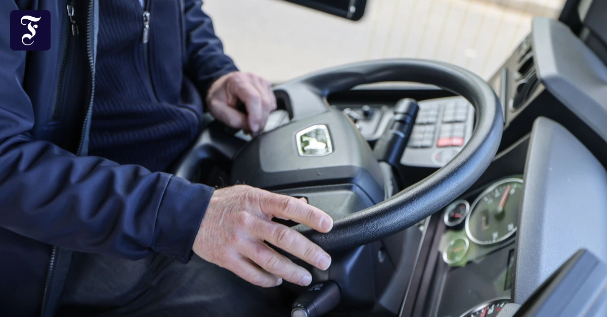 -PNV-und-Logistik-am-Limit-Immer-mehr-Fahrer-f-r-Lastwagen-und-Busse-fehlen