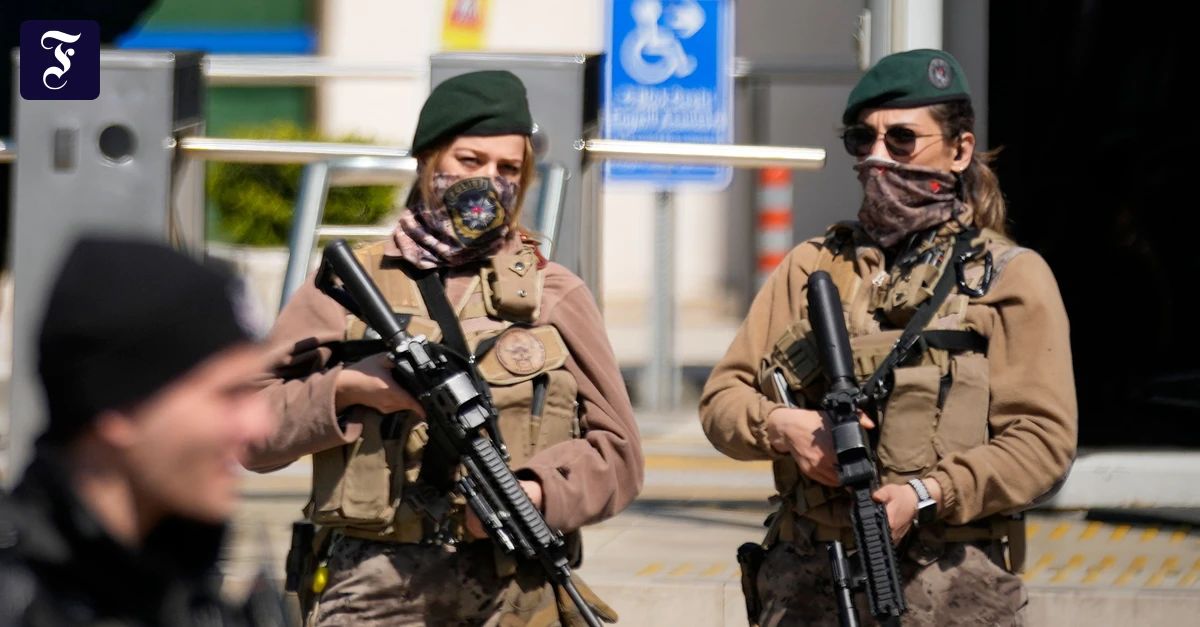 Ein Angreifer getötet: Schusswechsel vor israelischem Konsulat in Istanbul