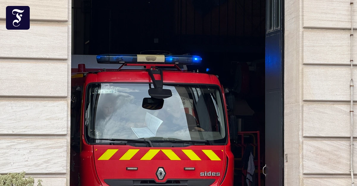 Fu-boden-bricht-ein-G-ste-fallen-bei-Party-in-Paris-durch-den-Boden