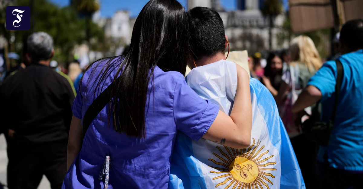 Argentiniens-Pr-sident-Durchwachsene-Halbzeitbilanz-f-r-Milei