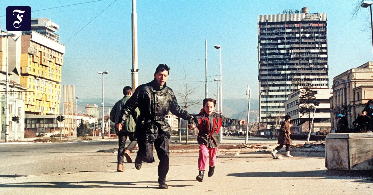 W-hrend-des-Jugoslawienkriegs-Menschen-jagen-in-Sarajevo