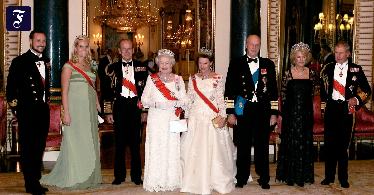 Bei Hofe: Charles III. trauert um seinen „Cousin“ Harald V.
