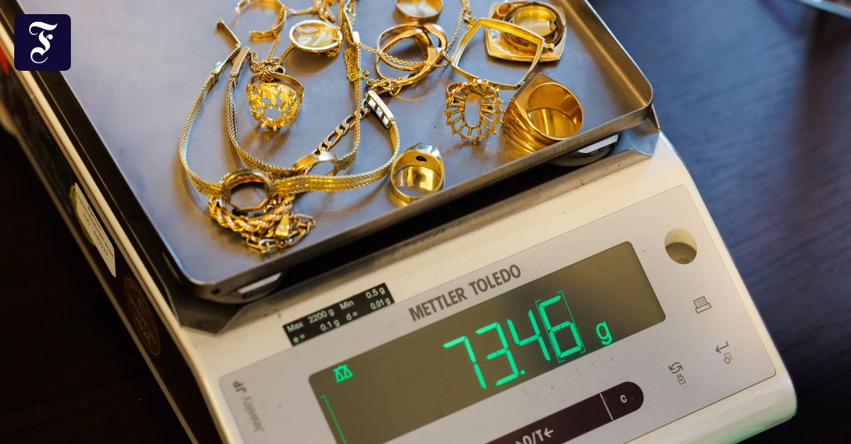 Andrang-bei-Goldh-ndlern-Mit-Altgold-und-M-nzen-mal-eben-10-000-Euro-verdienen