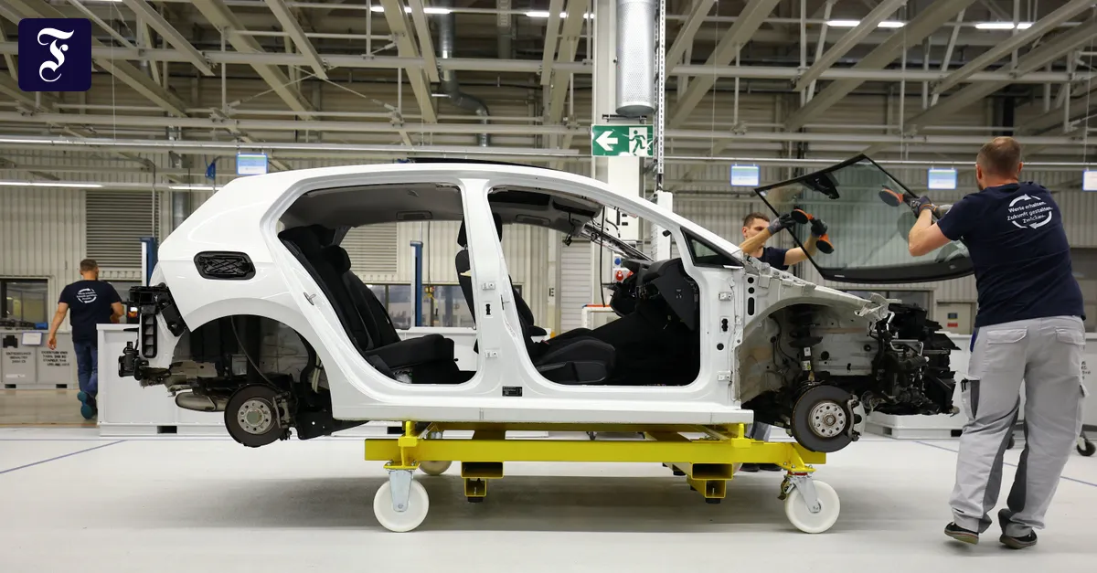 Automobilindustrie in der Krise: VW startet erste Demontagelinie in Zwickau