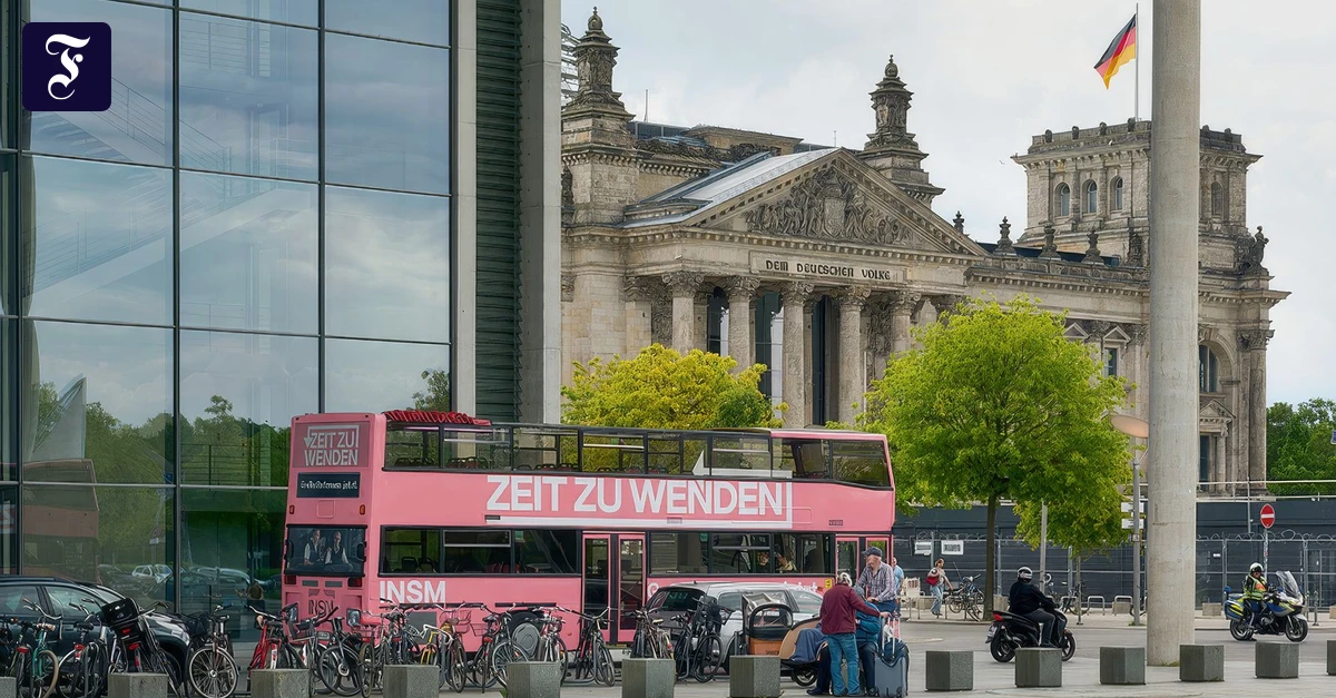 Busfahrt mit Kubicki: Klimawandel? KI? Hauptsache, Reformen!