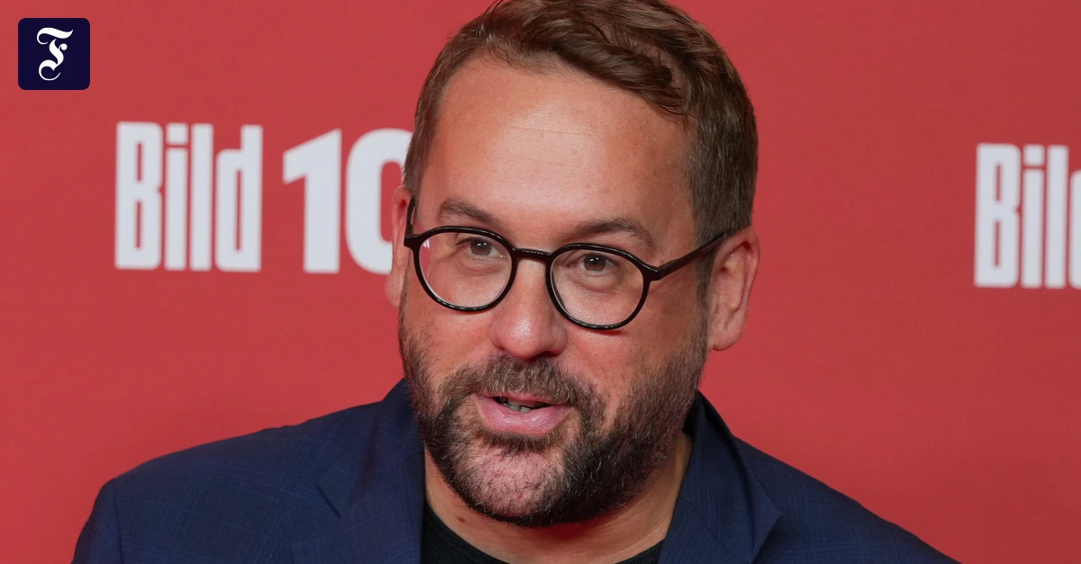 Bei-Protesten-gegen-AfD-Bild-Reporter-Ronzheimer-von-Demonstranten-bedroht