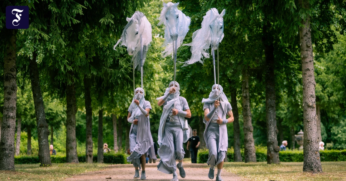 OPER In RHEINSBERG: An Preußens Musenhof klingt der ganze Park