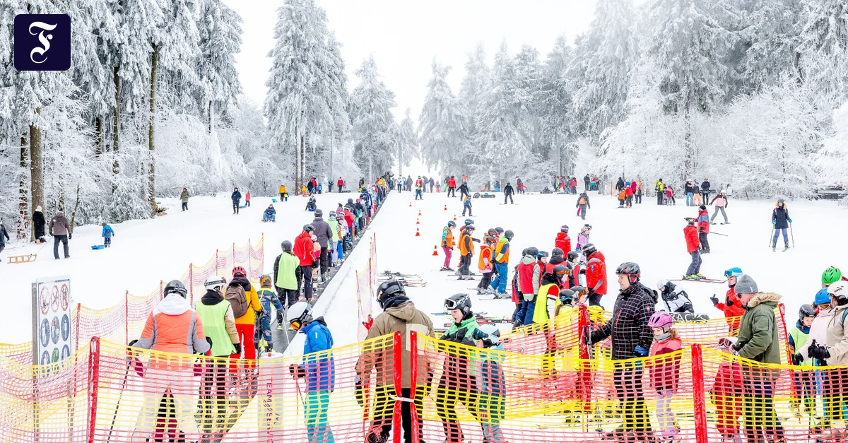 Skifahren-an-der-Wasserkuppe-Genie-t-die-freien-Stunden-heute-ist-Weihnachten-