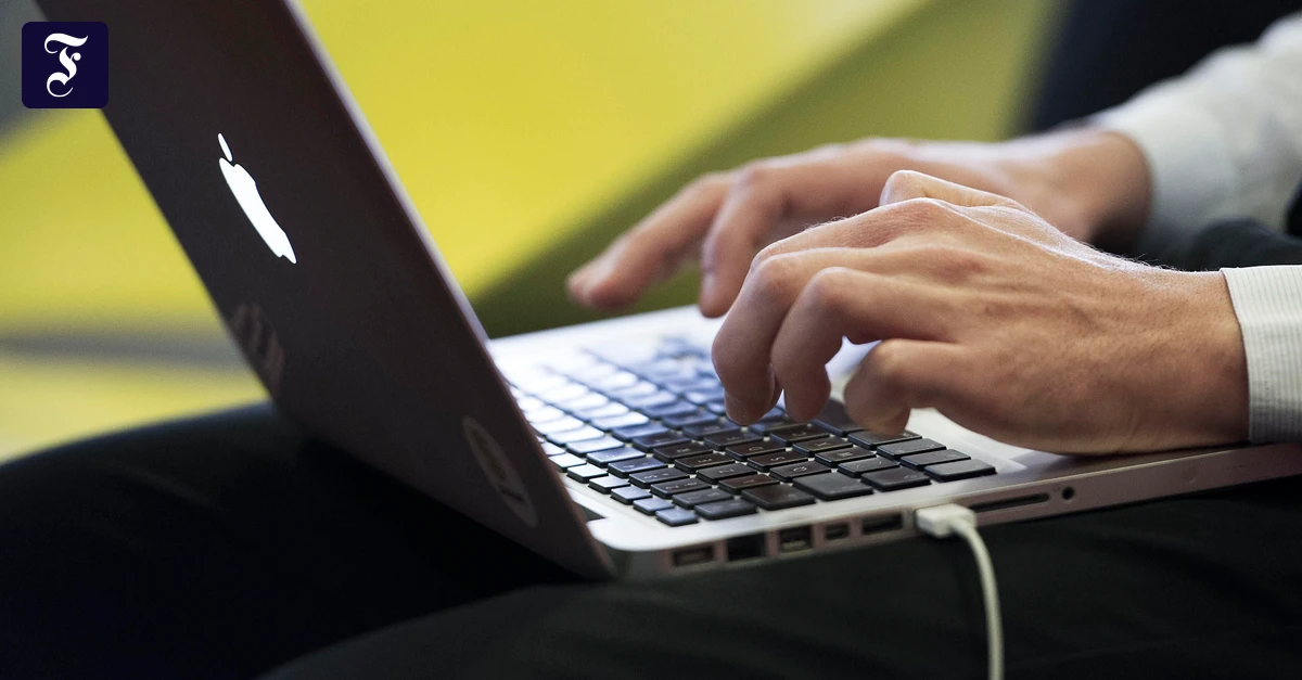 German SMEs Mostly Use AI for Text Generation