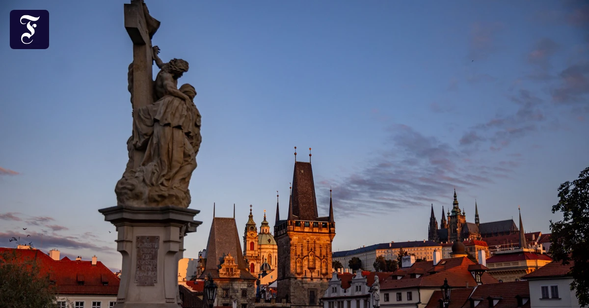 Phantastischer Prag-Roman: Da treibt ja schon wieder ein Ozeandampfer durch die Stadt!