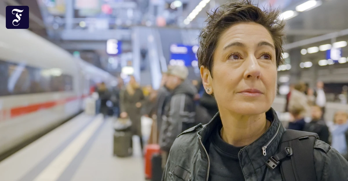 ZDF-Doku über Bahnchaos: Die Deutsche Bahn macht auch Dunja Hayali sprachlos
