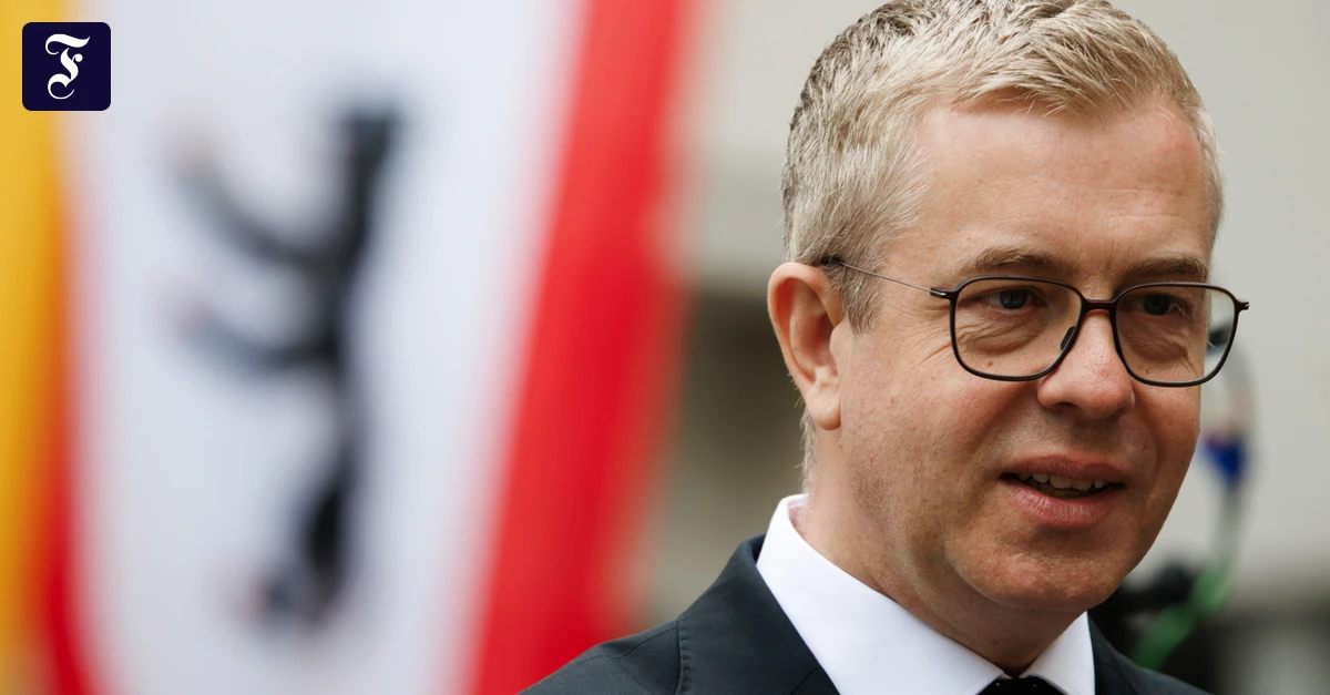 Berliner CDU-Bürgermeisterkandidat Stefan Evers erklärt, dass Konservatismus im modernen Zeitalter nicht als Widerstand gegen Wandel verstanden werden darf, sondern als Orientierung in Zeiten tiefgreifender Veränderungen