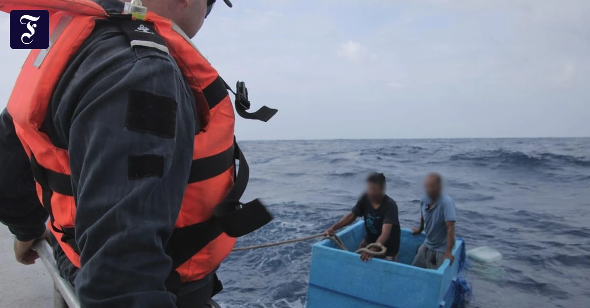 in Kühlbox: Fischer überleben fünf Tage in Kühlbox auf dem Meer