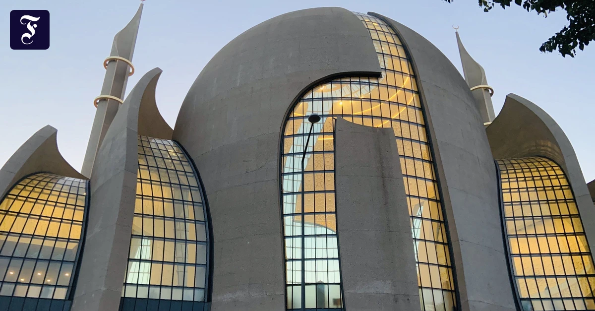 Köln: Wenn der Muezzin über zwei Lautsprecher in Ehrenfeld ruft