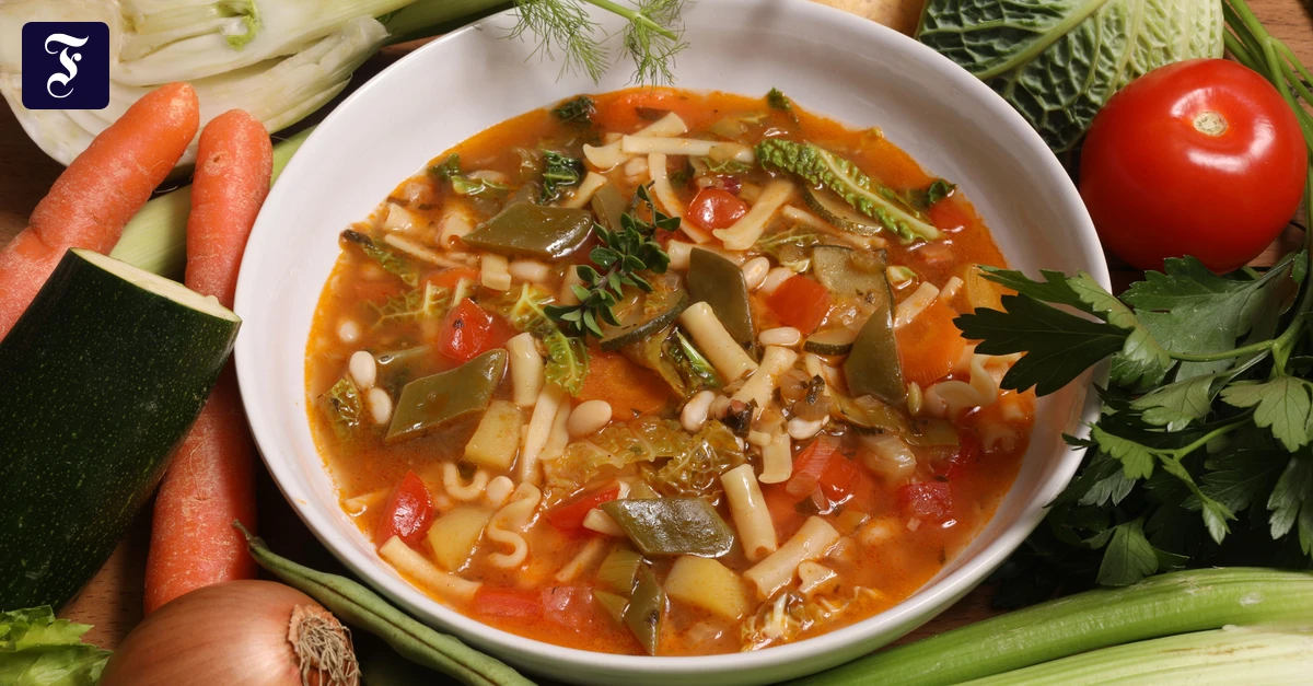 Rezept-f-r-Minestrone-Der-deftig-gesunde-Suppenklassiker-aus-Italien