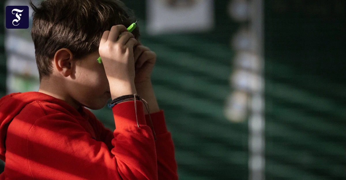 Psychotherapeut-im-Interview-Junge-Menschen-beschreiben-Schule-ganz-klar-als-gro-e-Belastung-