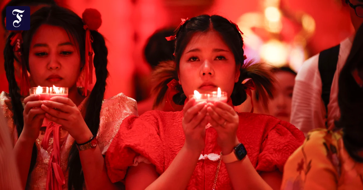 Mondneujahr 2026: So feiert die Welt das chinesische Neujahr im Zeichen des Feuerpferdes