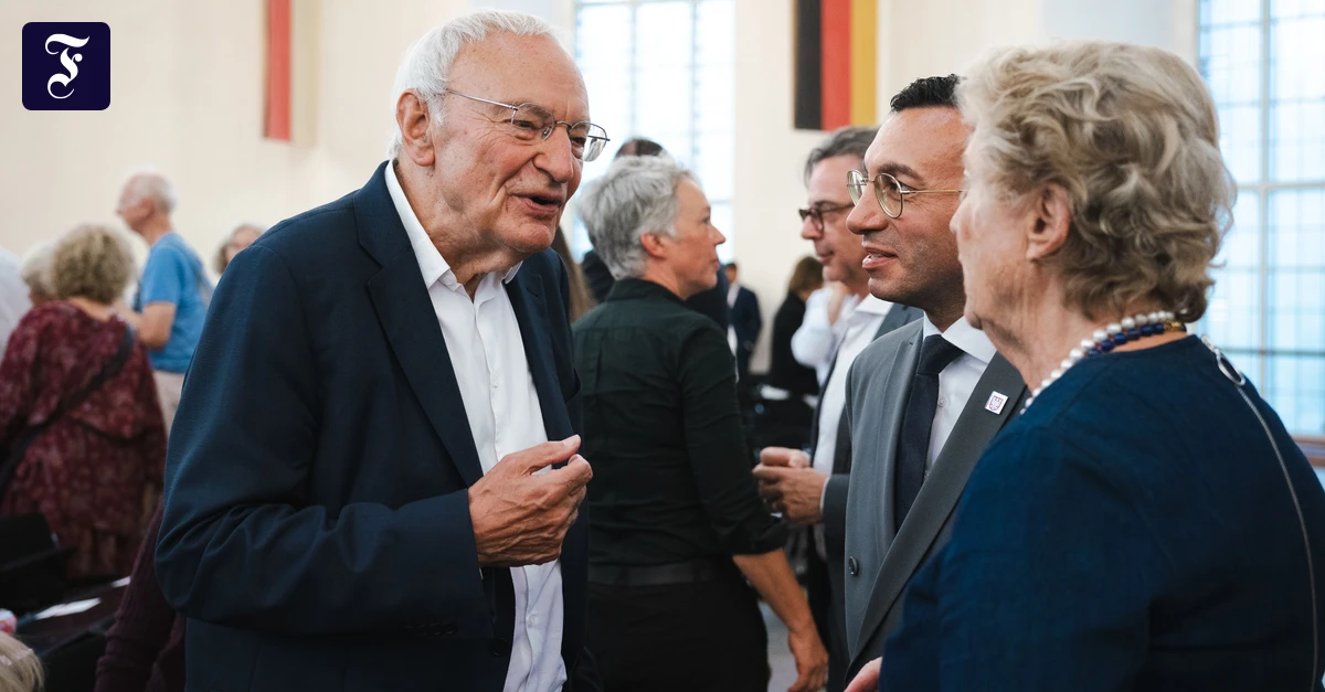 Goethe-Preis an Uwe Timm: „Das Grundgesetz verteidigen“