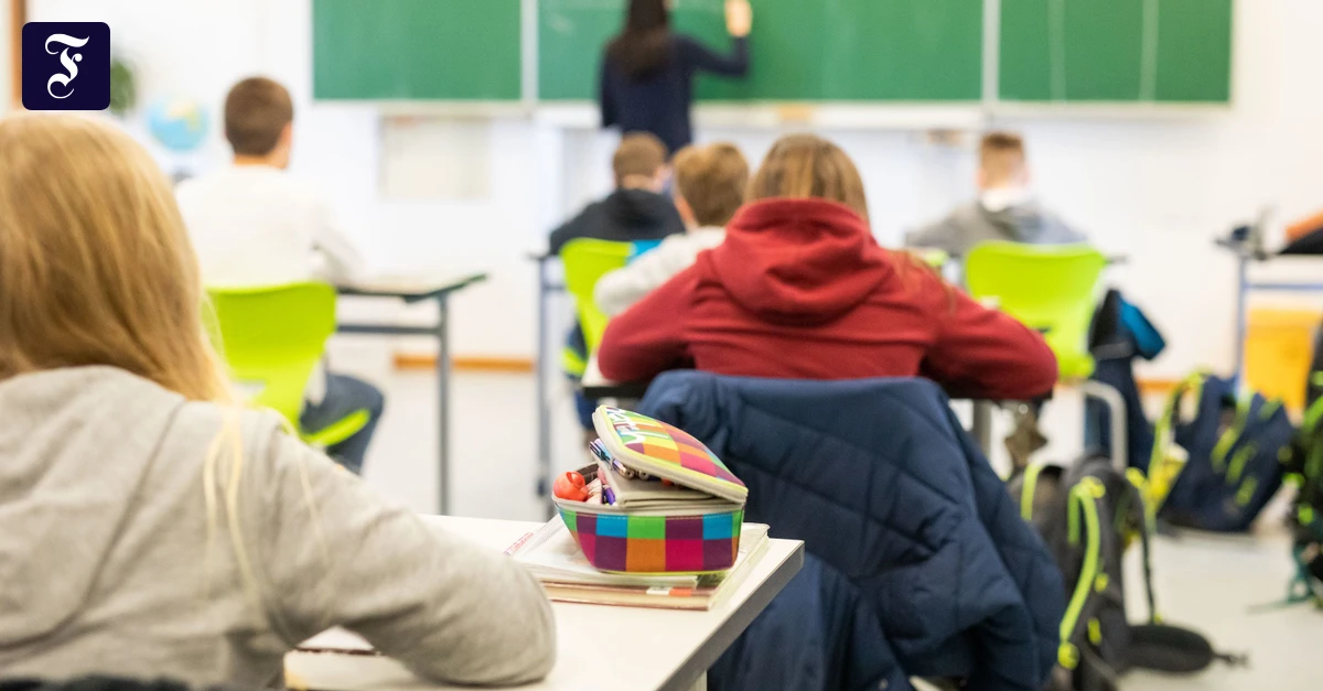 Lehrerin-in-Rente-erz-hlt-Eltern-und-Sch-ler-sehen-Schule-zunehmend-als-Dienstleistung-