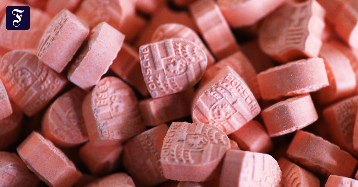 Solche „Ecstasy-Pillen“ mit dem Wirkstoff MDMA könnten in dem Drogenlabor in Den Haag hergestellt worden sein. (Symbolbild) (Ảnh: FAZ.NET)