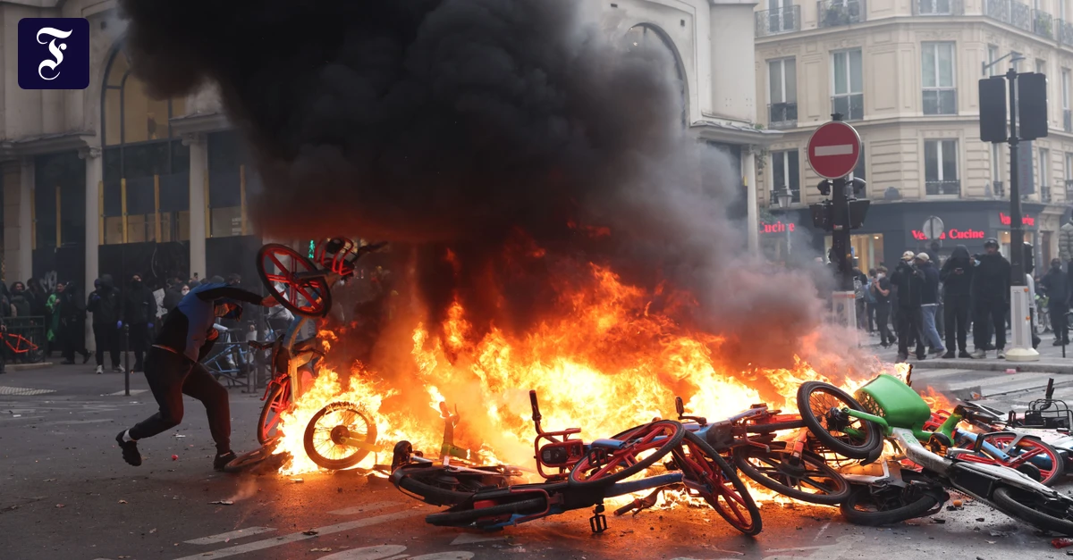 Gewalt in Frankreich: Mit Eisenstangen gegen die Stätten der Macht
