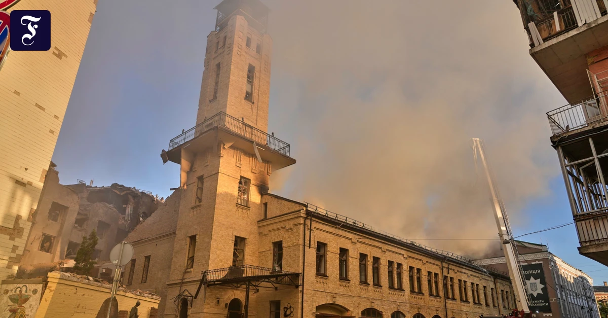 Mit Raketen und Drohnen: Russischer Angriff beschädigt Kulturerbe in Kiew