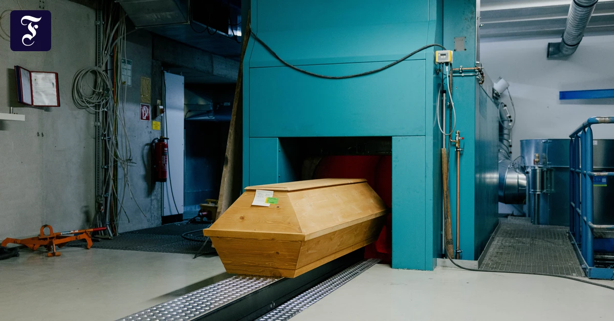  S-rge-in-coda-per-l-estate-il-caldo-ha-messo-in-difficolt-i-cimiteri