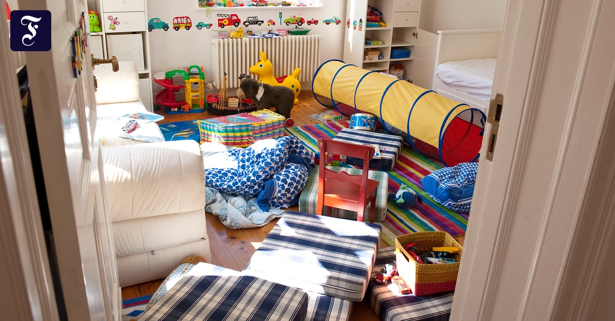 Eltern-Kolumne „Schlaflos“: Papa allein zu Haus: Wie man ohne Kind klarkommt