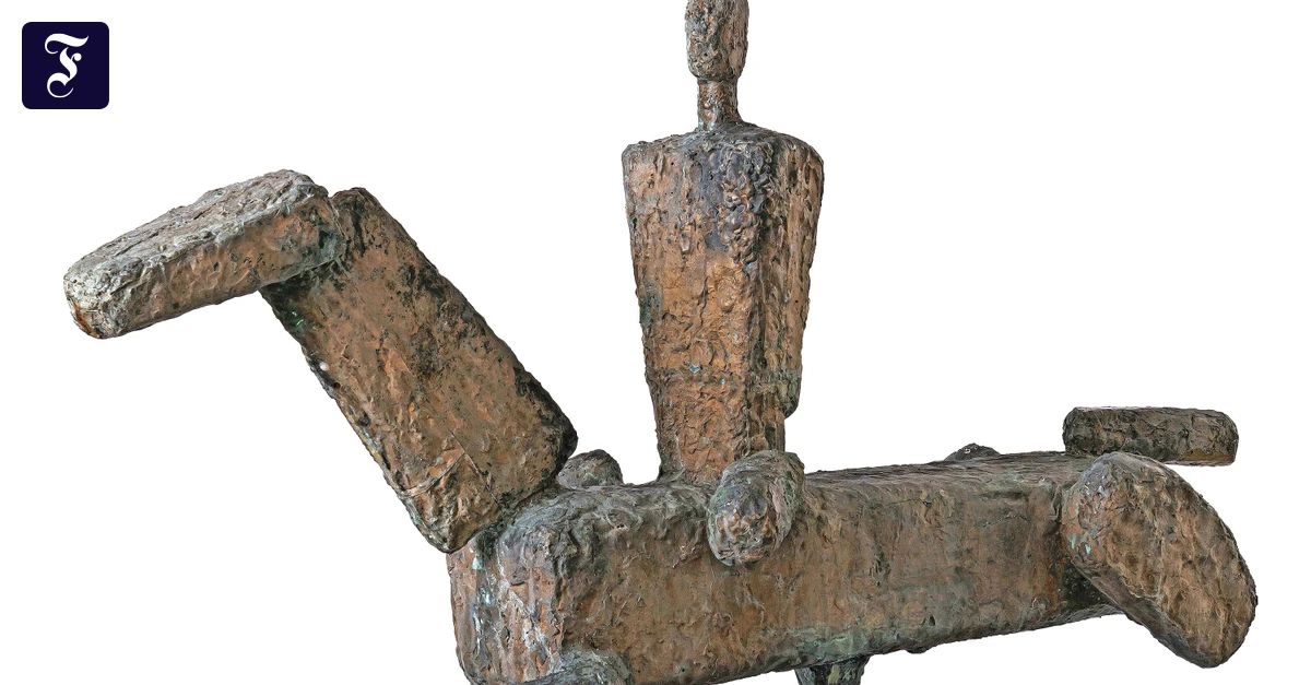 Bildhauer Anton Hiller: Figur auf dem Weg durch die Zeit