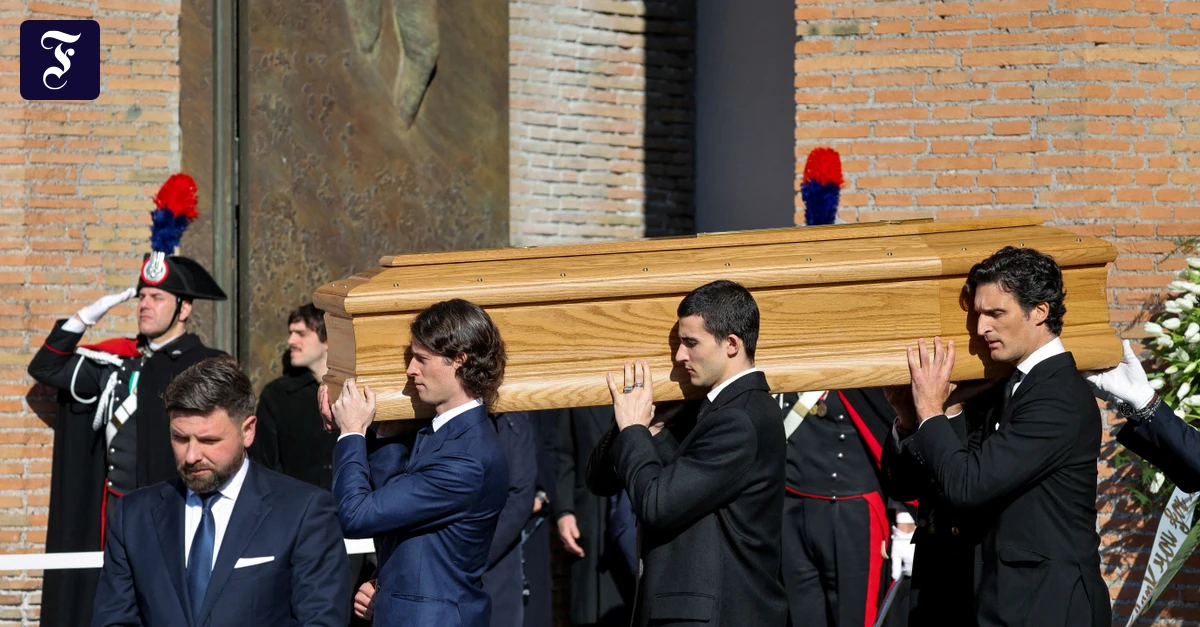 Abschied-in-Rom-Italien-und-die-Modewelt-verneigen-sich-vor-Valentino