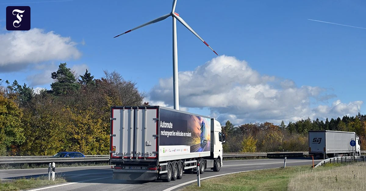 Induktives-Laden-auf-der-A6-Autobahn-unter-Strom
