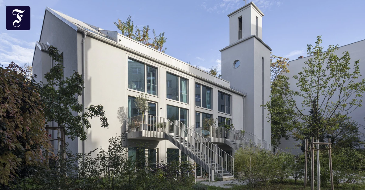 Kirche-als-Wohnhaus-Zwei-Zimmer-Kirche-Bad