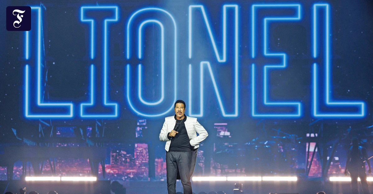 Lionel-Richie-Zu-schwarz-f-r-die-Wei-en-zu-wei-f-r-die-Schwarzen