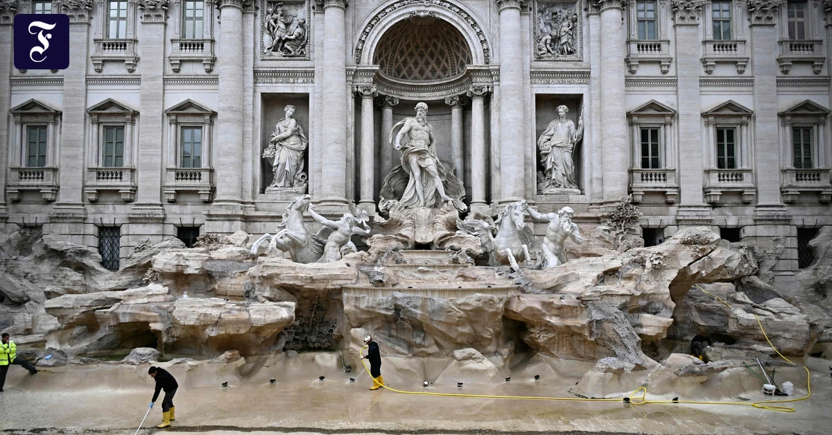Geb-hr-in-Rom-Zwei-Euro-um-den-Trevi-Brunnen-aus-der-N-he-zu-besichtigen