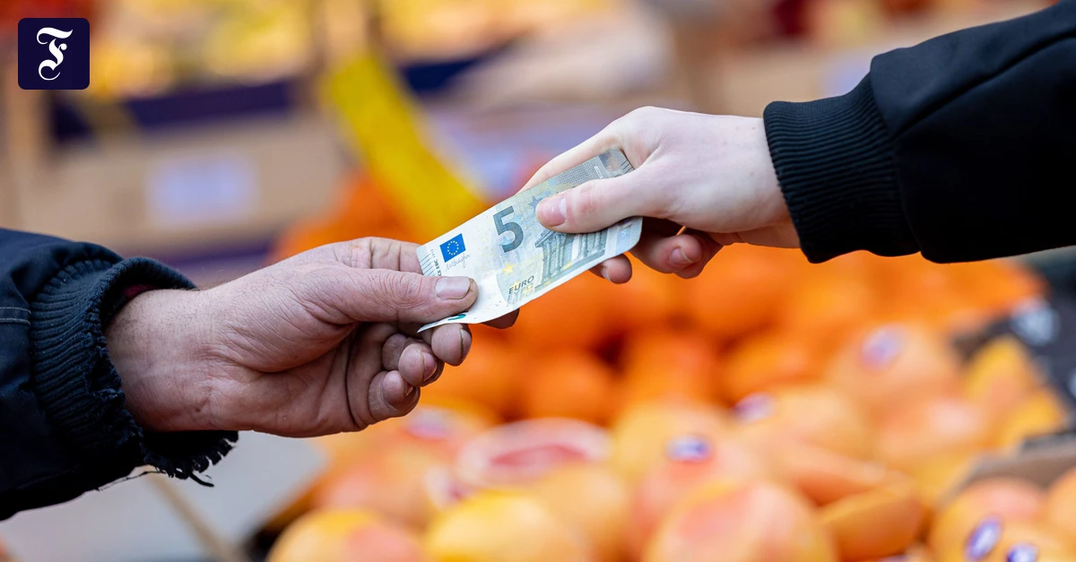 Inflation im Euroraum steigt auf 10,7 Prozent | FAZ