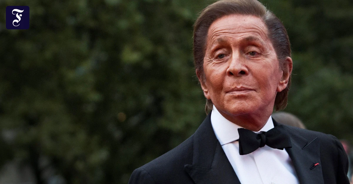 Fashion Legend Valentino Garavani Dies at 93