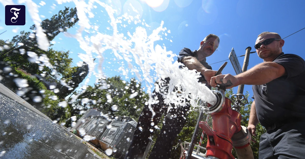 Wassermangel: Kelkheim stellt Wasserampel auf Rot